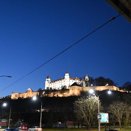 Extralarge Queen Room In The Heart Of Bratislava With Terrace Exterior photo