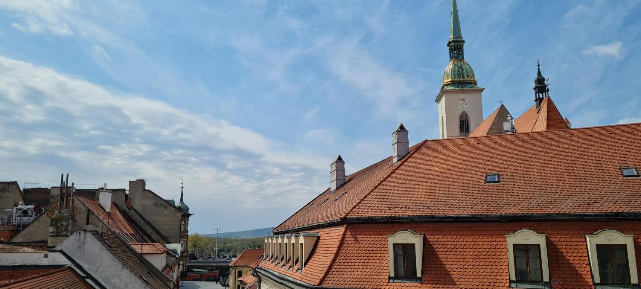 Extralarge Queen Room In The Heart Of Bratislava With Terrace Exterior photo