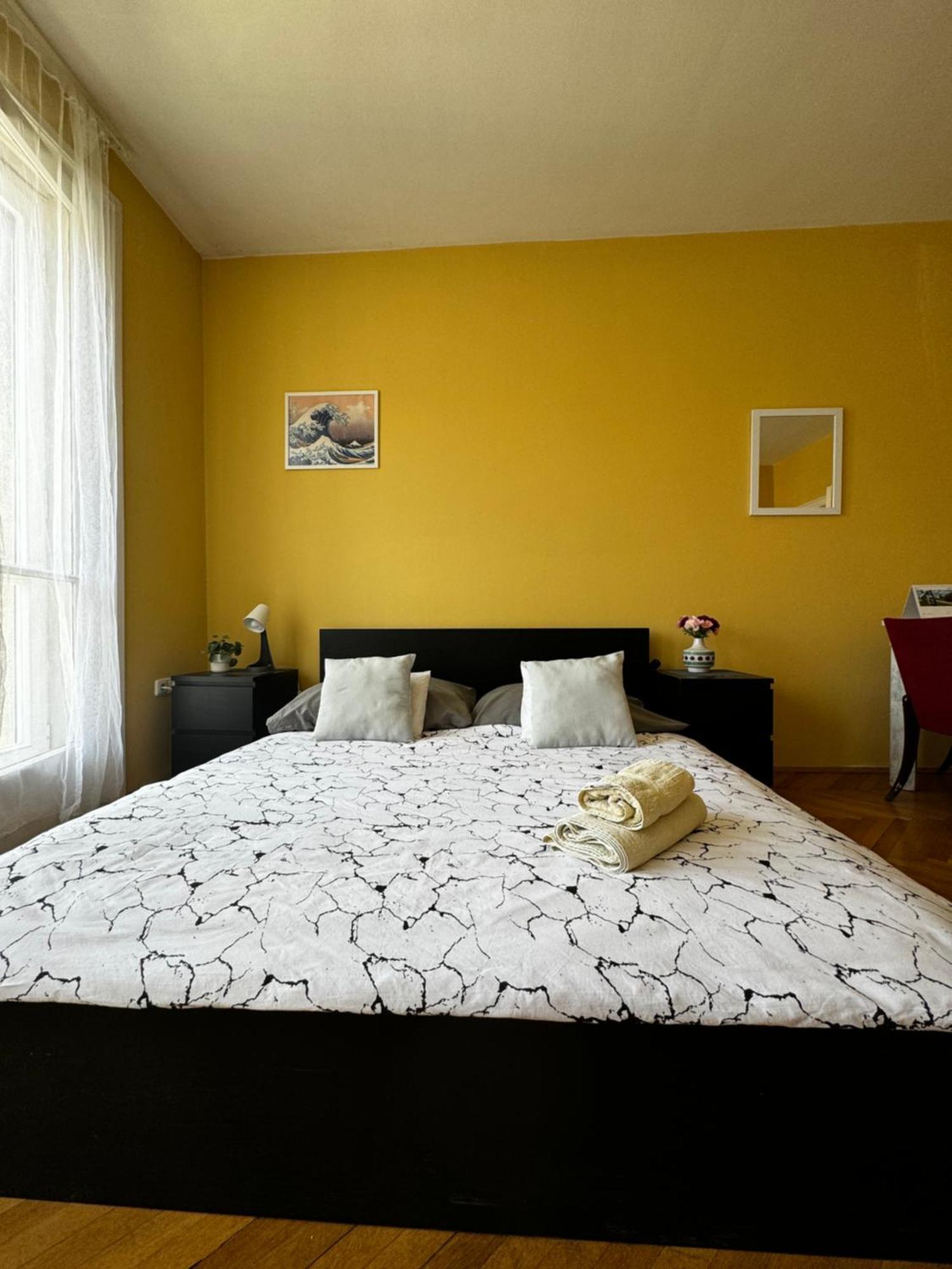 Extralarge Queen Room In The Heart Of Bratislava With Terrace Exterior photo