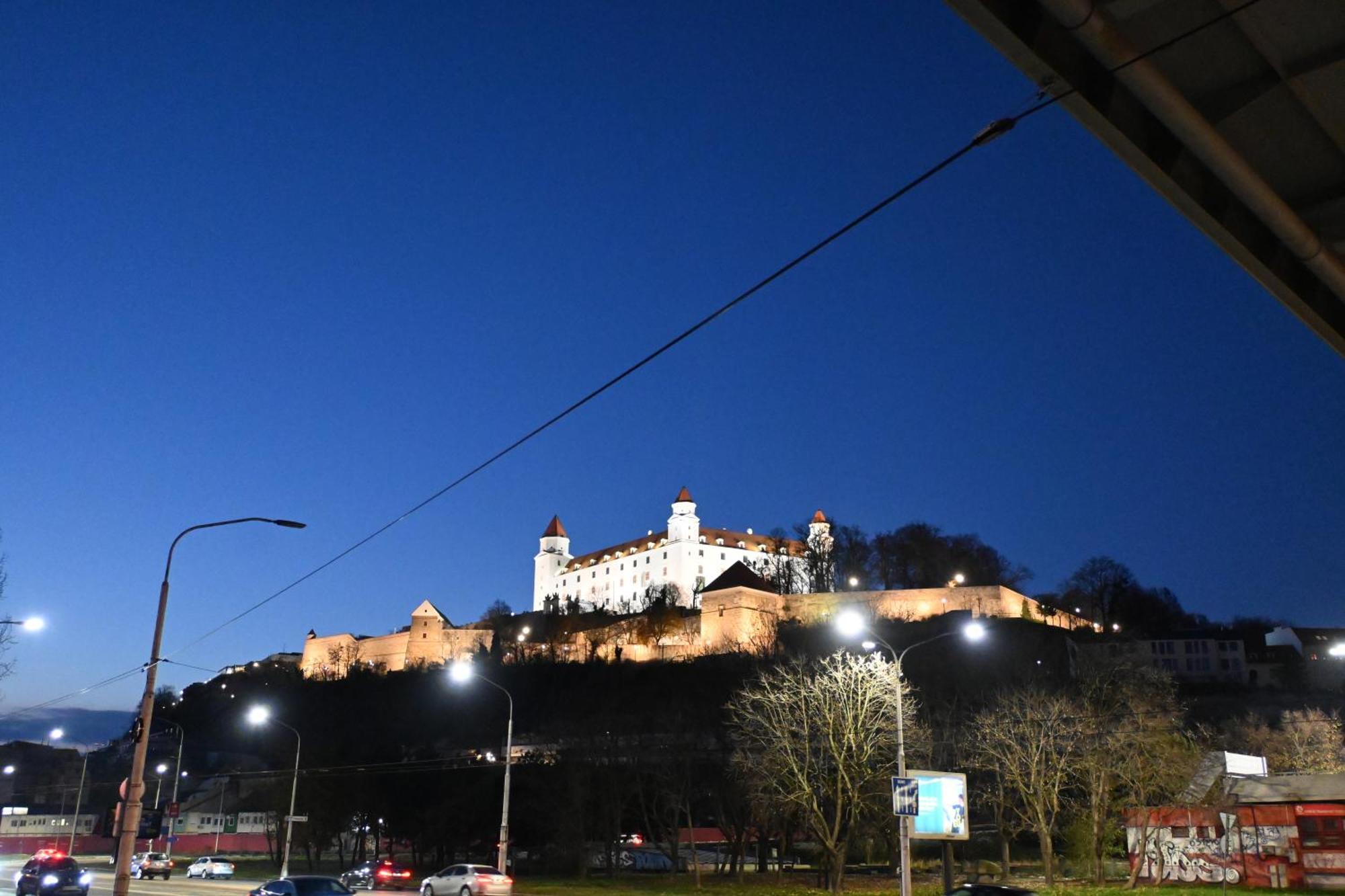 Extralarge Queen Room In The Heart Of Bratislava With Terrace Exterior photo