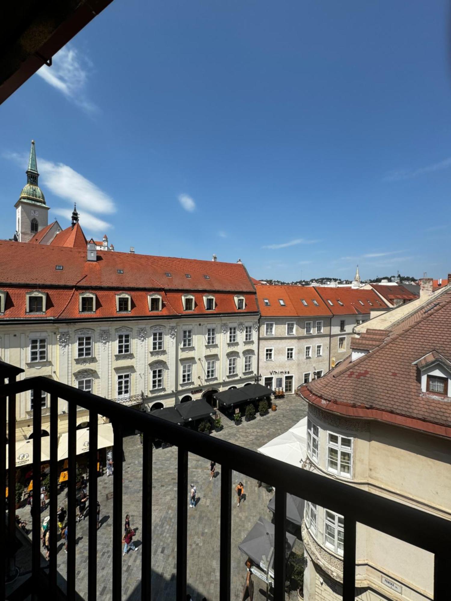 Extralarge Queen Room In The Heart Of Bratislava With Terrace Exterior photo