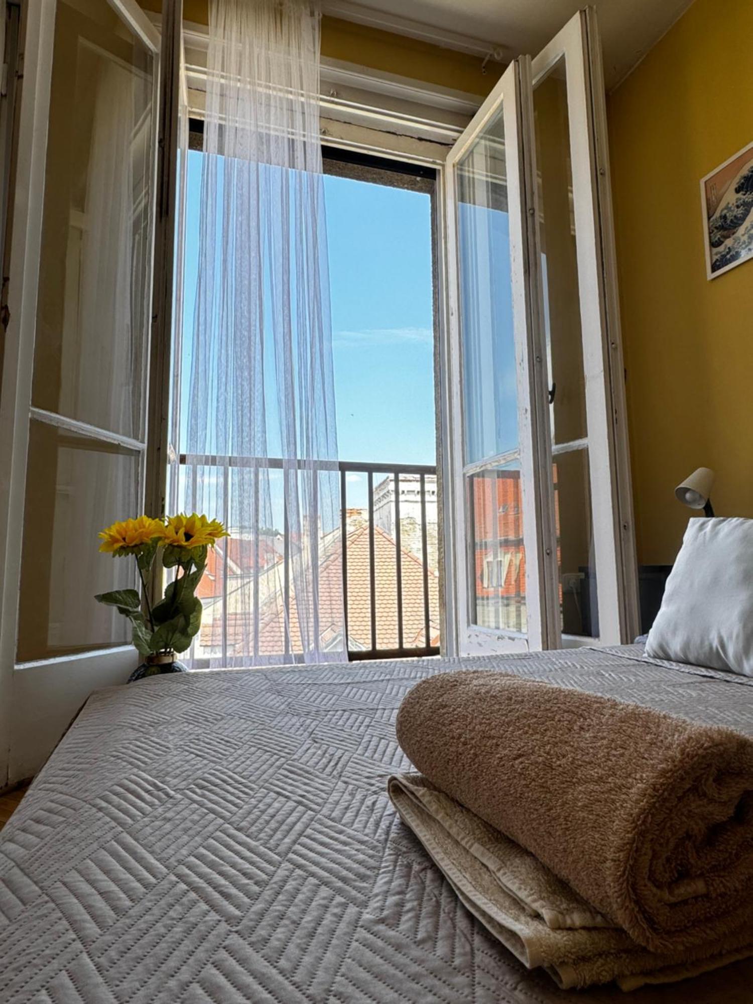 Extralarge Queen Room In The Heart Of Bratislava With Terrace Exterior photo