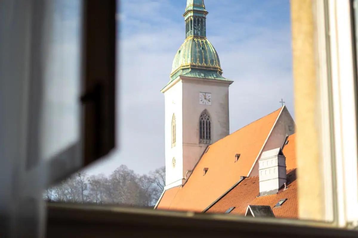 Extralarge Queen Room In The Heart Of Bratislava With Terrace Exterior photo