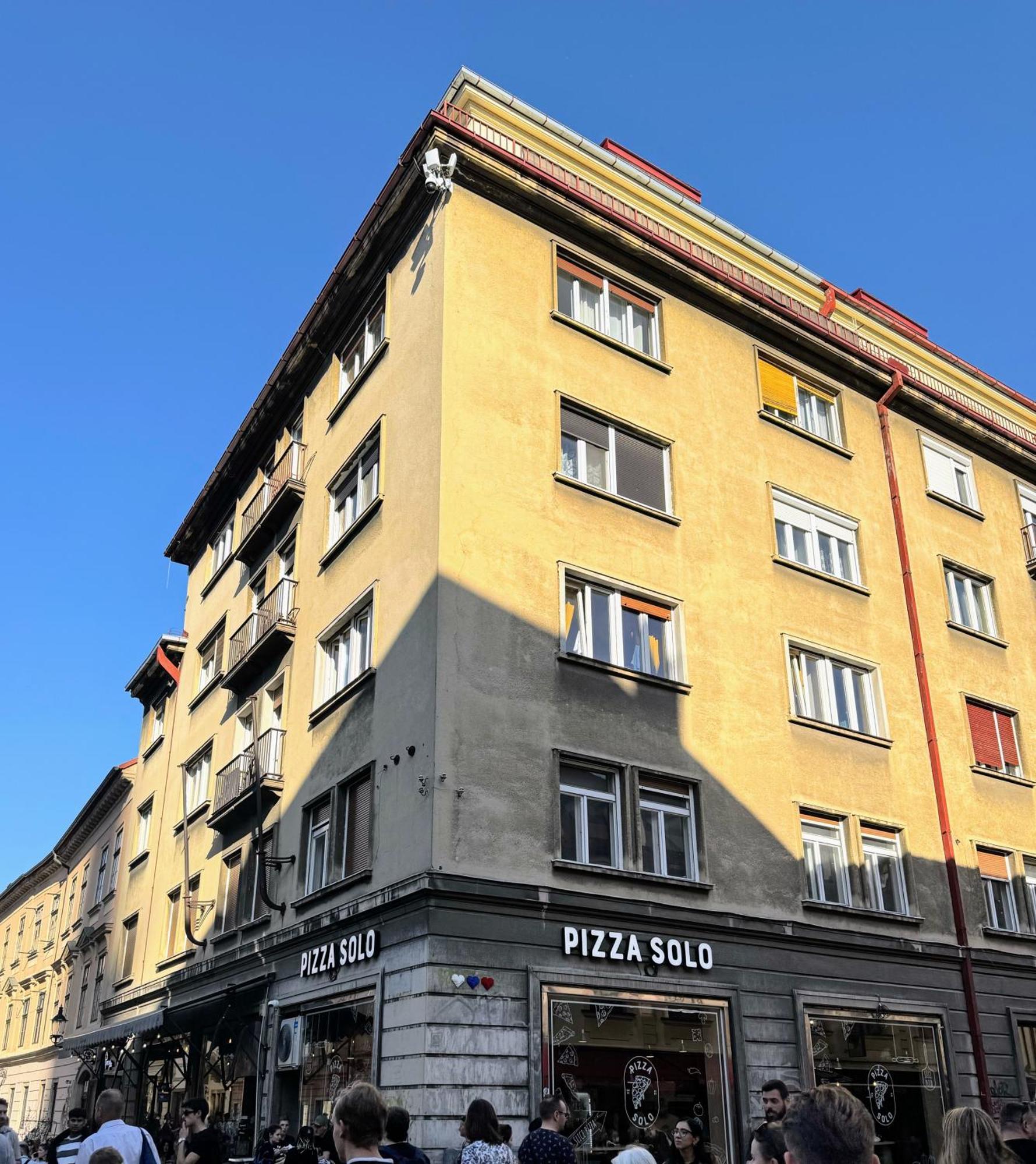Extralarge Queen Room In The Heart Of Bratislava With Terrace Exterior photo